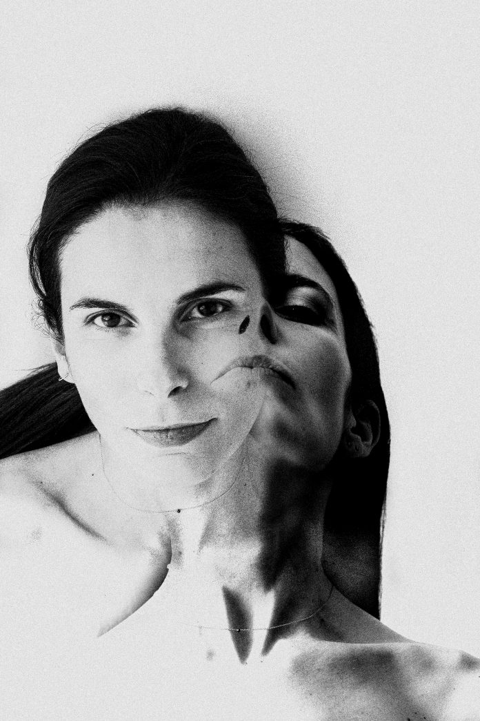 1) RITRATTO_LAETITIA FARELLACCI 1) RITRATTO_LAETITIA FARELLACCI