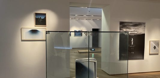 “Se la notte scomparisse”: la mostra di Mattia Balsamini alla Galleria Bertoia