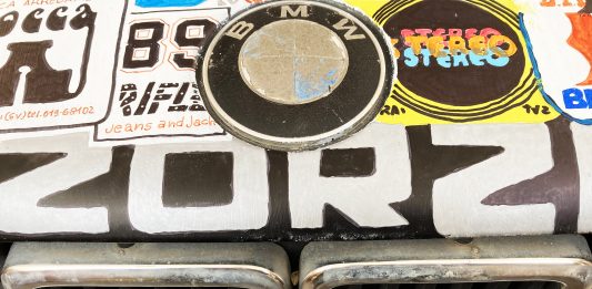 Desessualizzare l’automobile: il progetto di Flavio Favelli da LoroMilano