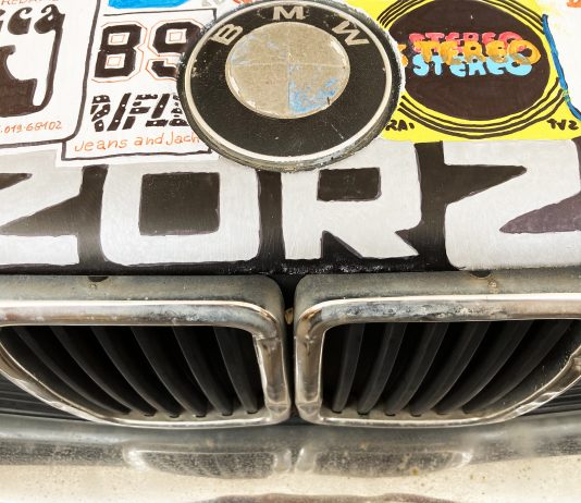 Desessualizzare l’automobile: il progetto di Flavio Favelli da LoroMilano