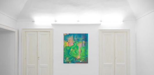 Lauren Wy racconta la sua vita da artista itinerante nella mostra alla Société Interludio di Torino