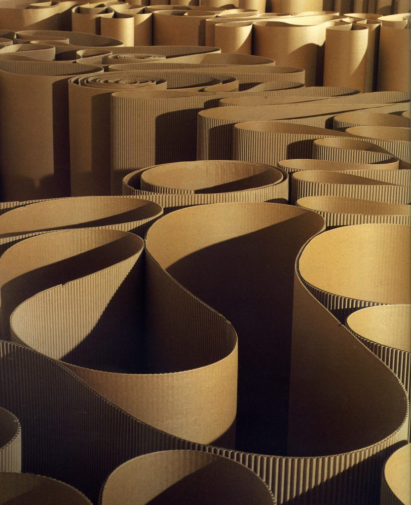Michelangelo Pistoletto, Labirinto, 1969-2022 cartone ondulato, dimensioni ambientali. Courtesy Cittadellarte - Fondazione Pistoletto