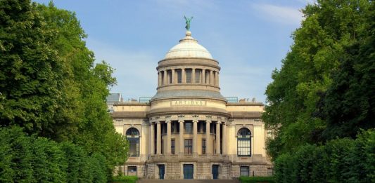 Lavoro tossico ai Musei Reali di Bruxelles: la lettera contro il direttore