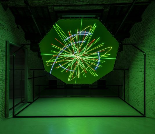 L’opera di Arthur Duff alla Casa di The Human Safety Net rivela l’unicità di ciascuno