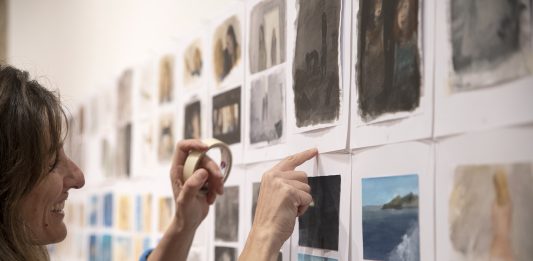 Mari di sabbia: Mara Cerri e una residenza artistica a Cattolica Mara Cerri, Mari di Sabbia. Ph. Natascia Giulivi