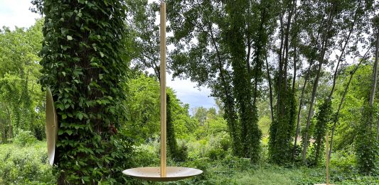 Populus Alba: l’azienda De Castelli dà voce all’installazione di Formafantasma ed Emanuele Coccia