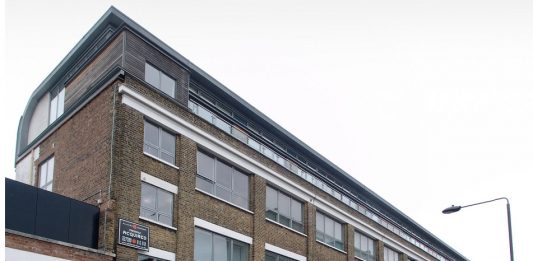 Gagosian chiude una sede a Londra e lancia un programma pubblico gagosian chiude londra