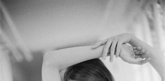 London Calling: le stampe flower power di Celia Birtwell