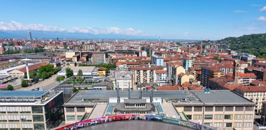 Un caleidoscopio di figure alla Pista 500 di Torino