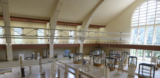 “Riportando tutto a casa”: ventitré artisti italiani nel Museo delle Navi Romane di Nemi