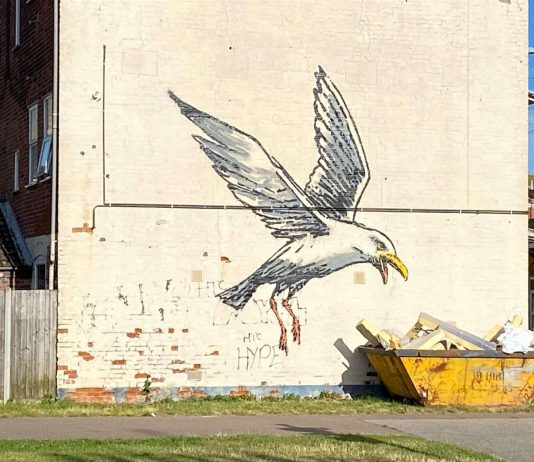 Proprietari stressati decidono di rimuovere un murales di Bansky