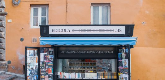 EDICOLA 518, il chiosco che diffonde poesia tra le strade di Perugia