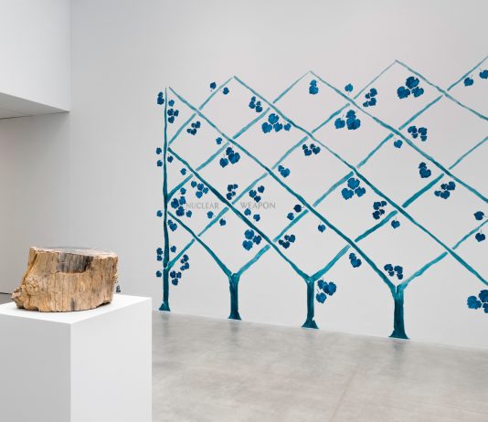 “Faux”: la prima mostra personale di Maria Loboda in Italia