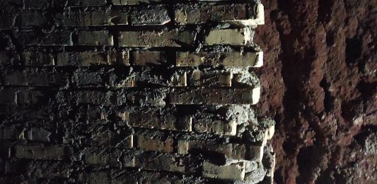 Nigredo, estate sotterranea: l’installazione di Greg Jager nelle grotte di Roma Greg Jager Nigredo