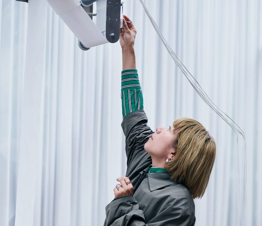 Biennale Venezia 2024: le questioni esistenziali di Yuko Mohri per il Padiglione Giappone Yuko Mohri