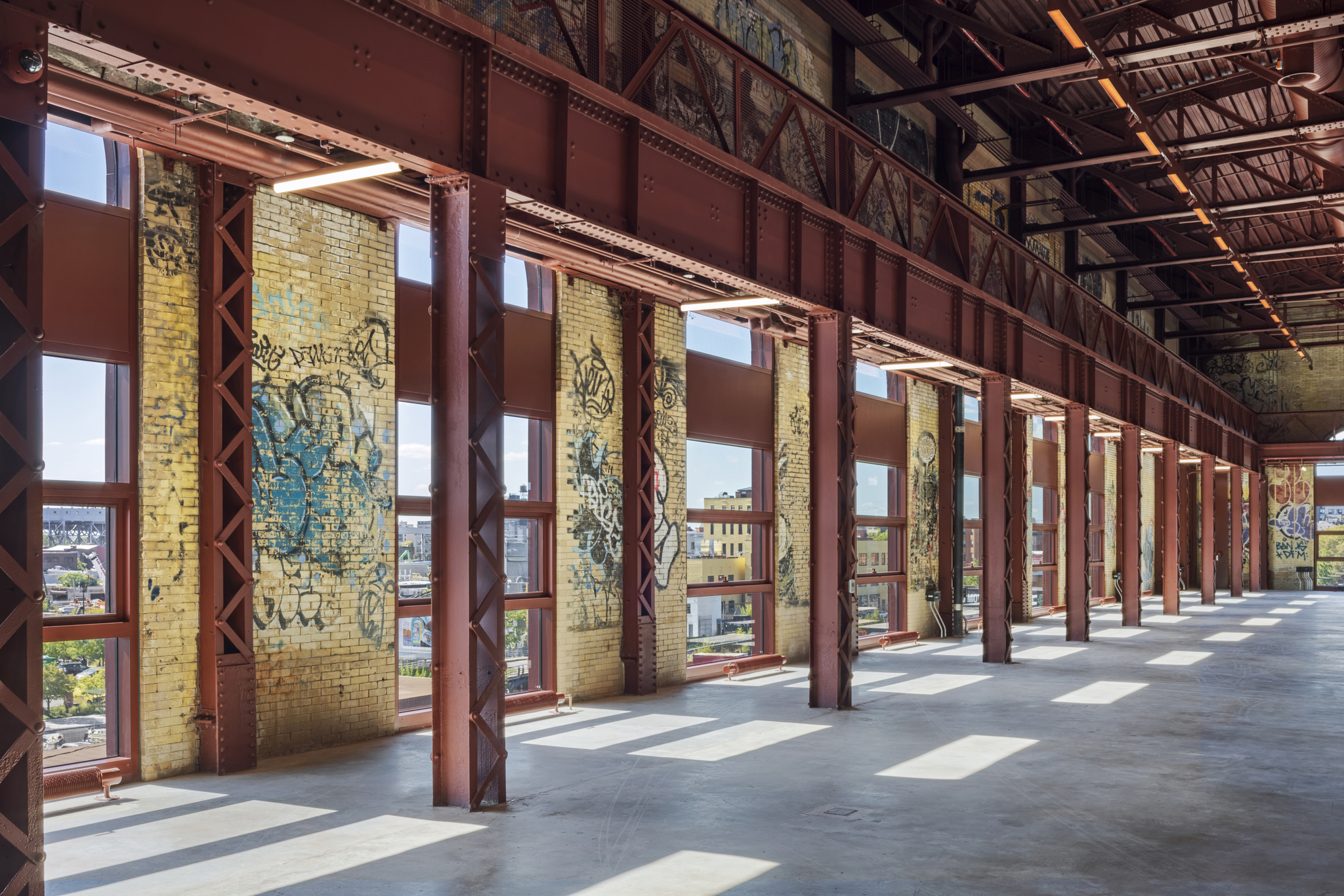 Powerhouse Arts (interno), 2023, Brooklyn, New York. Ph. Albert Vecerka