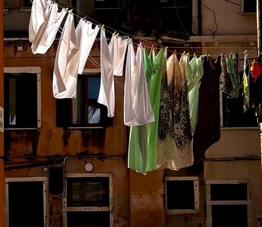 Le Icone della Pinault Collection, rilette dal take over di Sam Youkilis