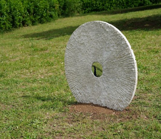 La spirale nascosta: undici artisti in mostra al Parco Archeologico di Veio