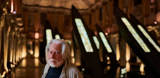 “La vecchiaia non esiste finché i sogni diventano realtà”. Fabrizio Plessi sull’ultima mostra a Milano