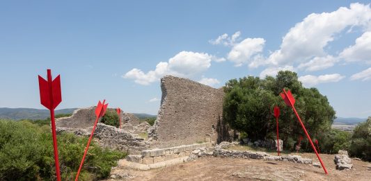 Hypermaremma 2023, le frecce di Felice Levini nell’Antica Citta di Cosa