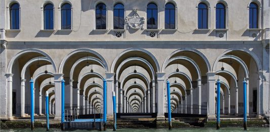 Radials: l’installazione del collettivo Sbagliato nel Fondaco dei Tedeschi a Venezia