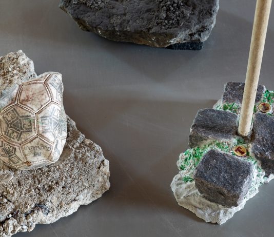 L’istinto del goal: dieci artisti in mostra alla Fondazione Morra Greco di Napoli goal mostra morra greco