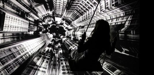 Giù nel metaverso, dalle radici alle ultime sperimentazioni: la mostra a Palazzo Cipolla di Roma