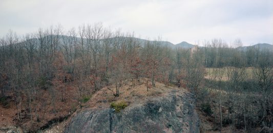 Scenari Urbani: luoghi come rifugi, nelle fotografie di Marco Fava Marco Fava, Traces of a fast geography