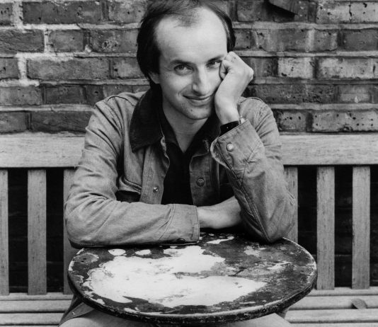 Musicisti con tavolino: fotografie di Roberto Masotti in mostra al Museo di Ravenna