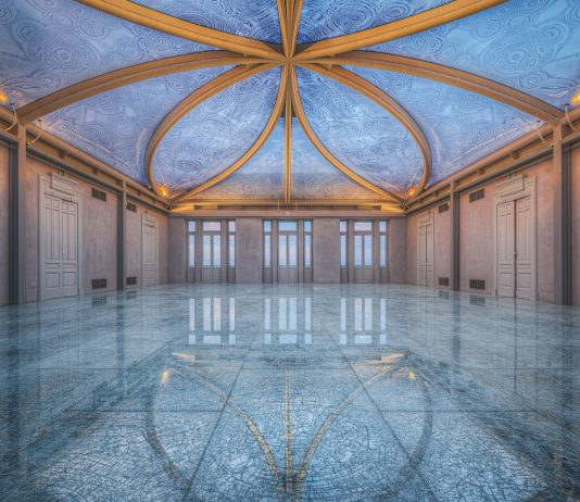 In equilibrio nella Sala Cielo: l’opera di Alfredo Pirri al Teatro Kursaal di Bari Sala cielo, Alfredo Pirri, Teatro Kursaal Santalucia di Bari. Ph. Ruggiero Di Benedetto