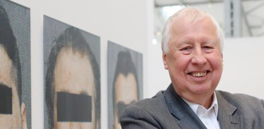 Addio ad Hans-Peter Feldmann, iconoclasta dell’arte concettuale hans peter feldmann morto