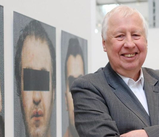 Addio ad Hans-Peter Feldmann, iconoclasta dell’arte concettuale hans peter feldmann morto