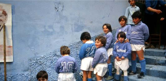 Era de maggio, di Luciano Ferrara: fotografie di un rito collettivo