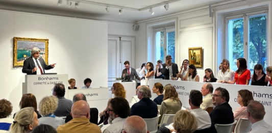 Parigi, la collezione di Alain Delon passa di mano per € 8 milioni Alain Delon