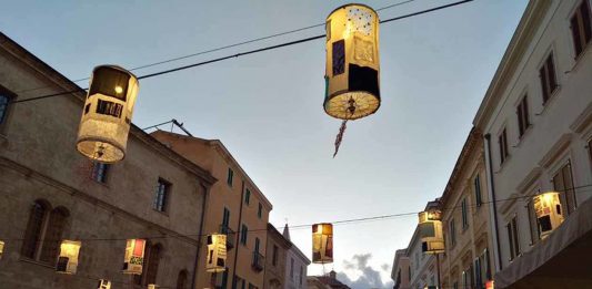 200 lanterne per Napoli: la città si illumina con il progetto dello stilista Antonio Marras