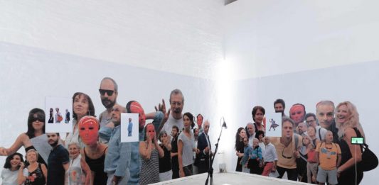 “L’era dei giganti”. Tra intelligenza artificiale, fotografia e social media