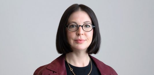 Una nuova direttrice per Art Basel Miami Beach: chi è Bridget Finn Bridget Finn, direttrice di Art Basel Miami Beach