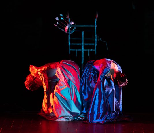 Duello tra due regine nel testo di Elena Bucci, al Ravenna Festival