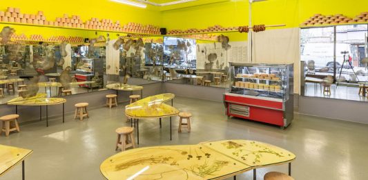 Budini al latte per un habitat a rischio: la performance di Cooking Section