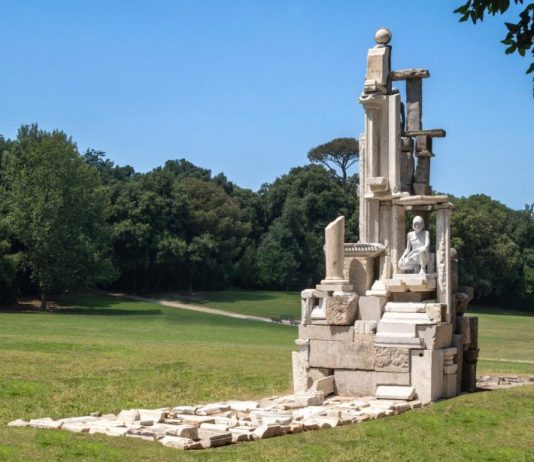 I Massi Erratici di Marisa Albanese, un’opera metafisica al Bosco di Capodimonte