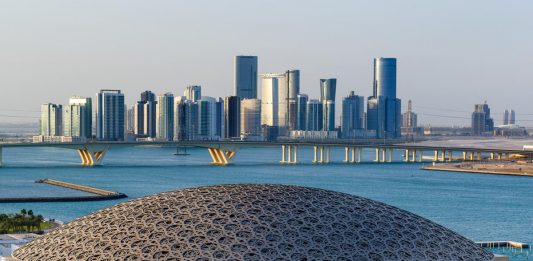 Il Louvre Abu Dhabi nomina nuovo direttore scientifico: chi è Guilhem André