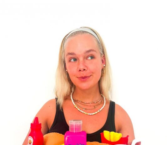 La guerra del Rosa Barbie: l’artista Stuart Semple contro la Mattel