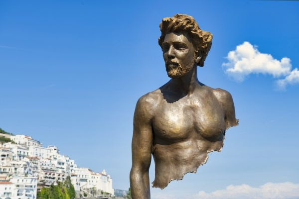 Amalfi Coast Embraces Bruno Catalano's Sculptures – The Vale Magazine