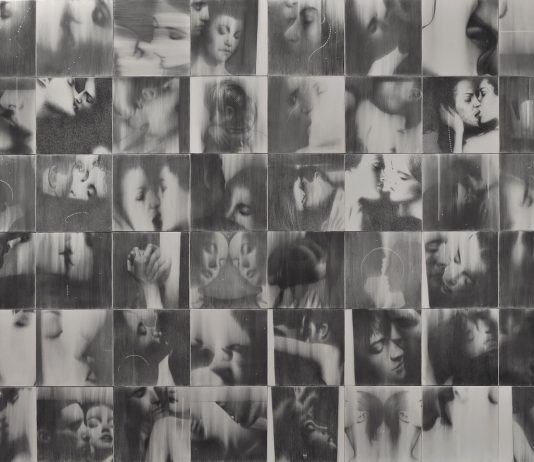 Silenziosa, onirica, sospesa: la mostra di Omar Galliani a Milano Omar Galliani, Baci rubati / Covid 19, 2020, carboncino e grafite su tela, 300x500 cm