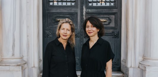 Iwona Blazwick nominata curatrice della Biennale di Istanbul 2024 Iwona Blazwick biennale istanbul
