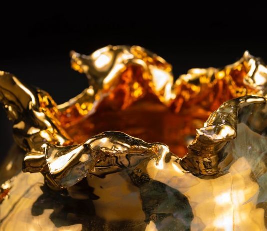 Dalla Muraglia al Vesuvio: ori e visioni di Nicola Rivelli al PAN di Napoli