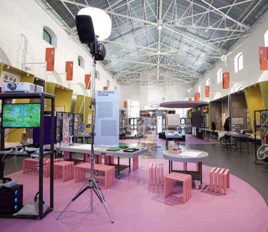 Cosa vuol dire progettare il design secondo le nuove generazioni. La mostra a Milano