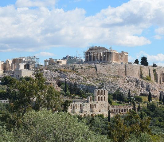 Pericolo turismo di massa e l’Acropoli di Atene mette gli ingressi a numero chiuso