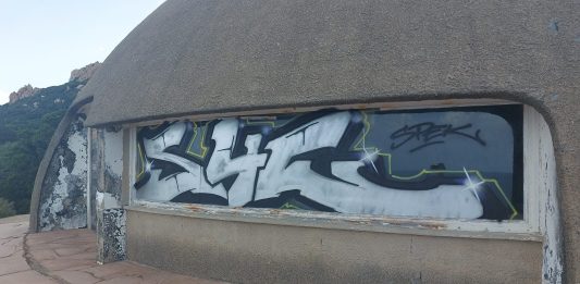 Vandalizzata l’iconica Cupola di Michelangelo Antonioni in Sardegna