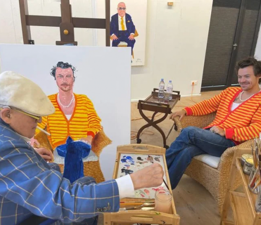 David Hockney, ti presento Harry Styles: il nuovo ritratto in mostra a Londra